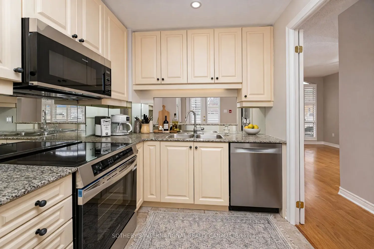 Additional image 7 of 3085 Bloor Street 108