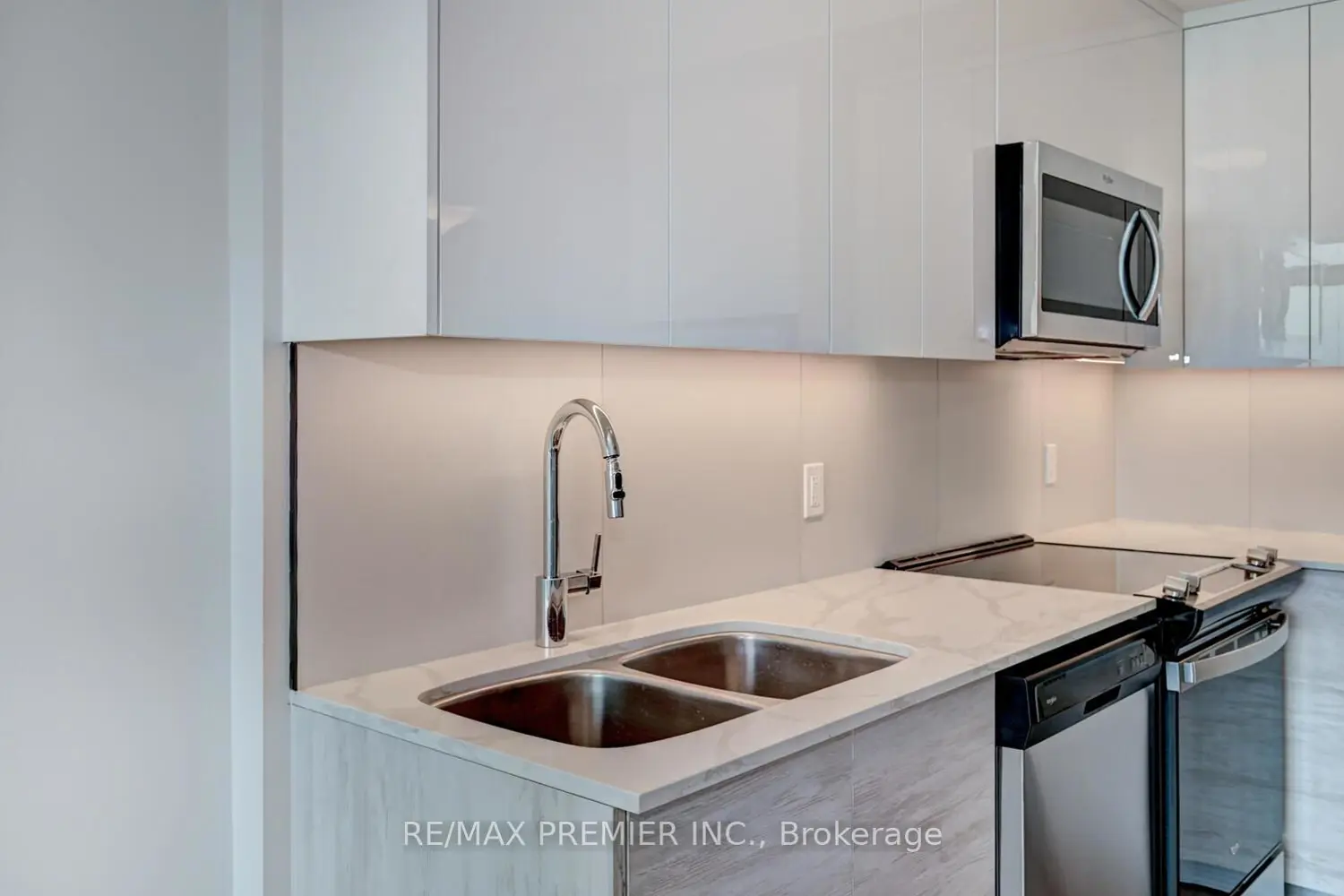 60 Frederick Street 813 photo 5