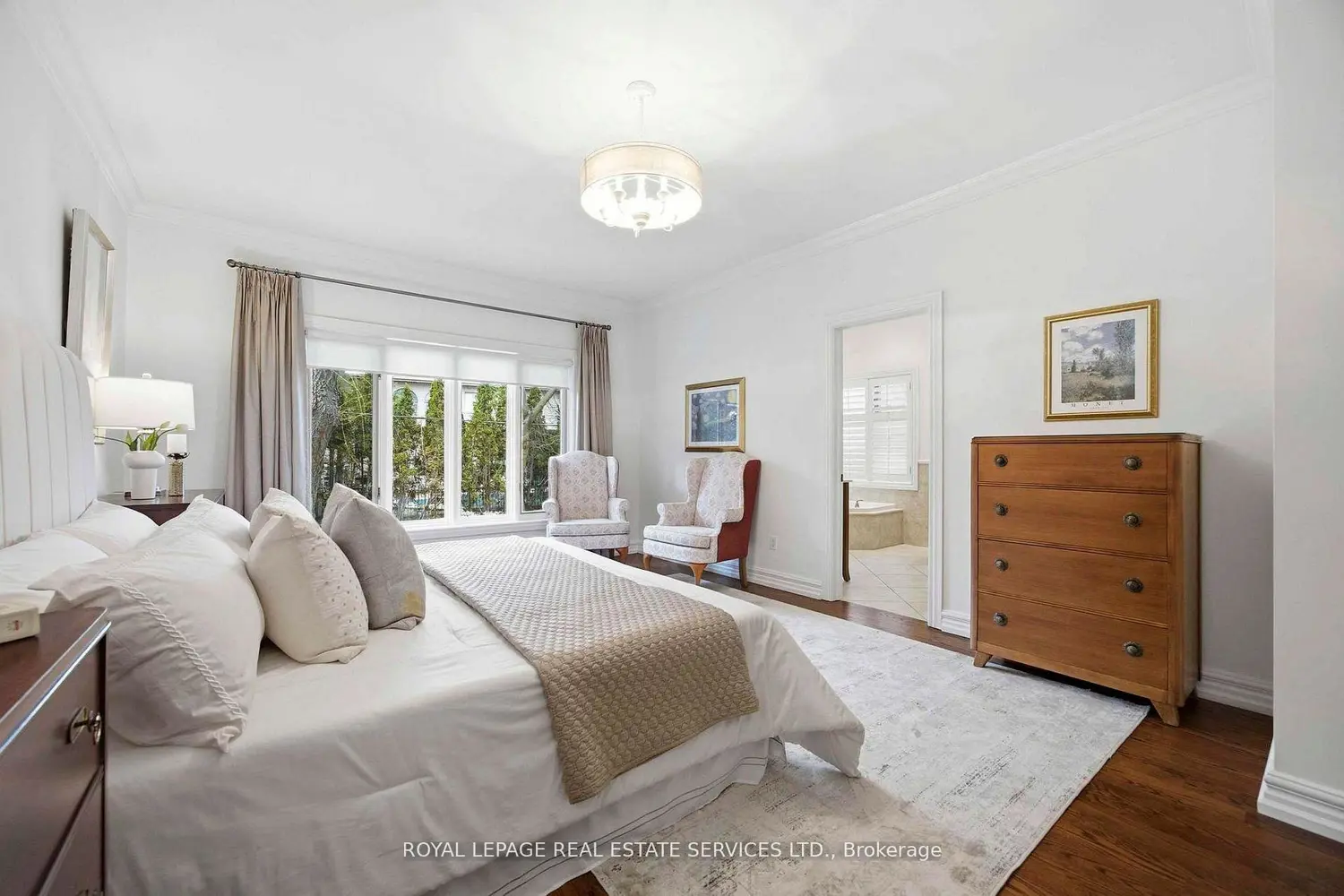 100 Rathburn Road photo 5