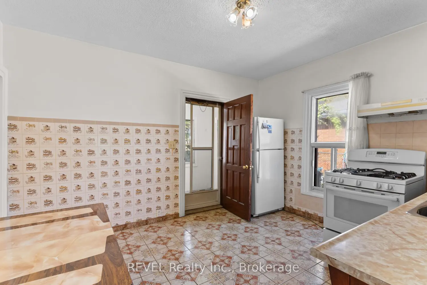 Additional image 9 of 6401 Taylor Street
