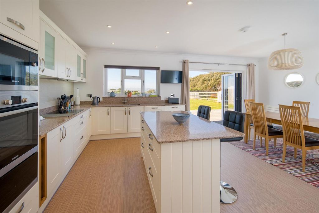 Additional image 5 of 4 bed detached house for saleFreshwater, Isle Of Wight PO40