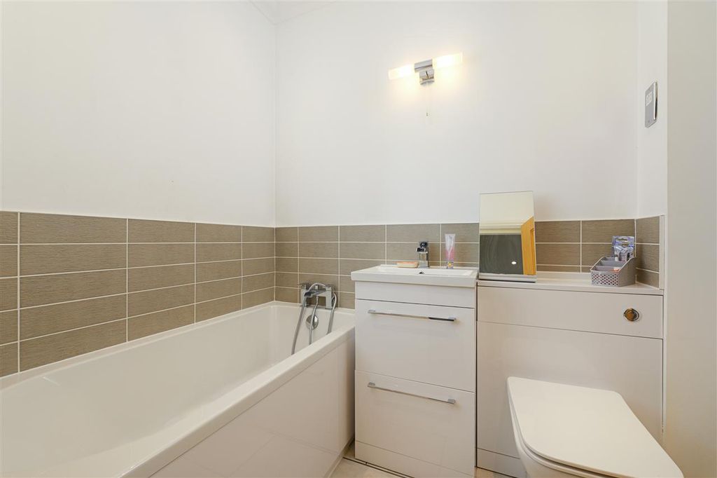 Additional image 12 of 5 bed detached house for saleClark House, South Road, Faversham ME13