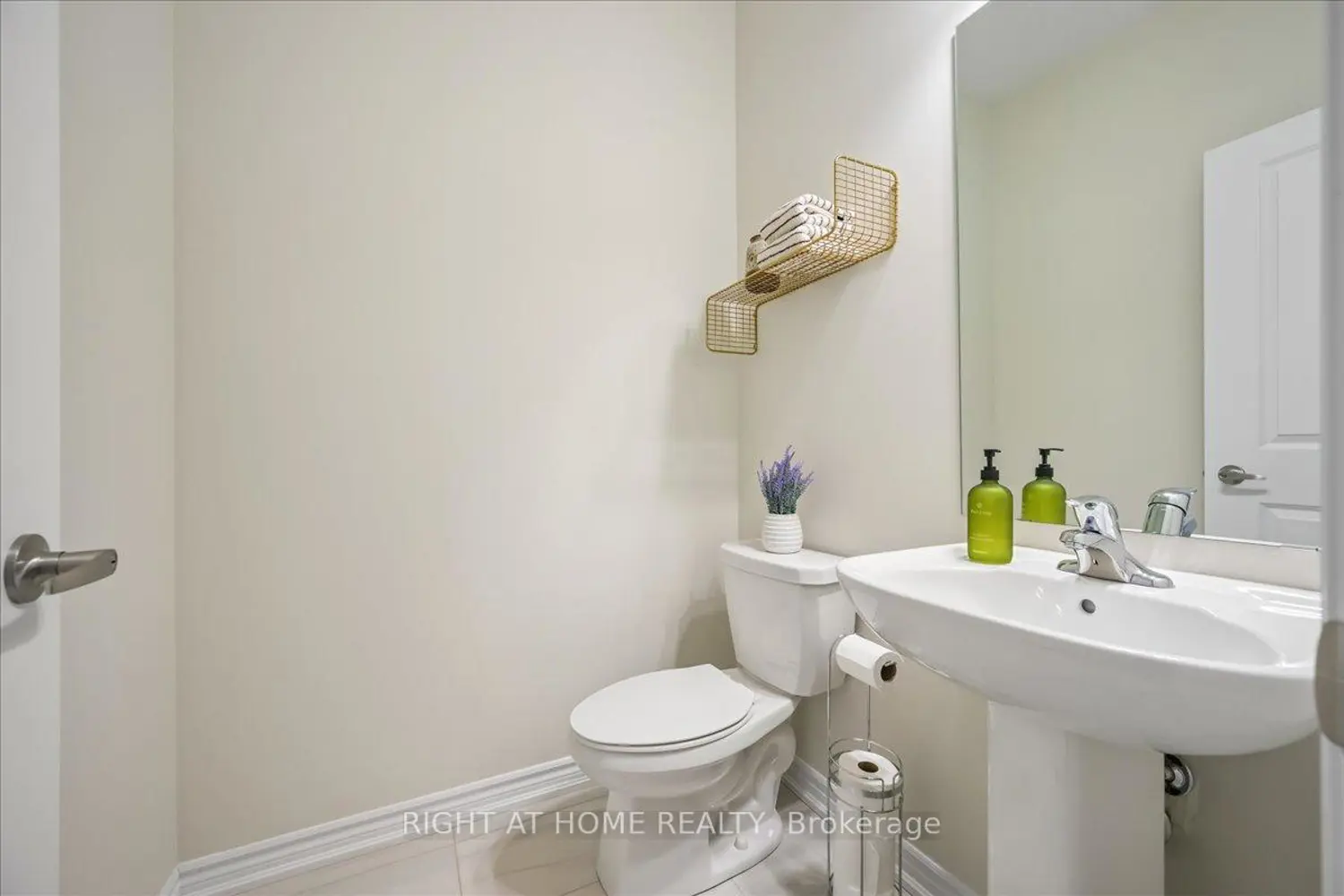 2092 Ellerston Common photo 3