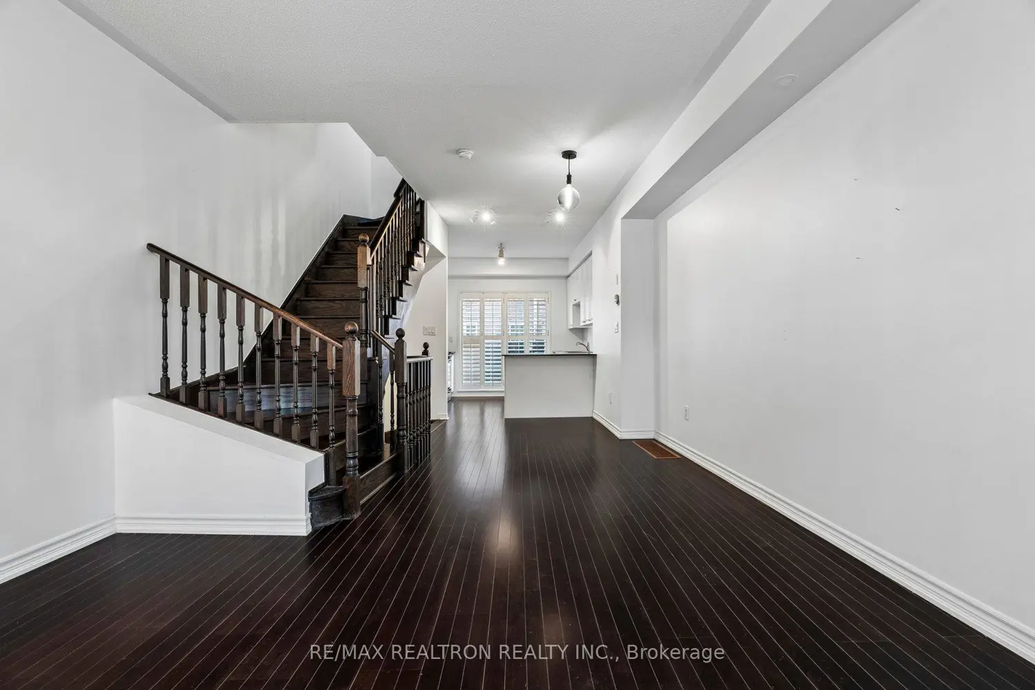 Additional image 4 of 97 The Queensway 35