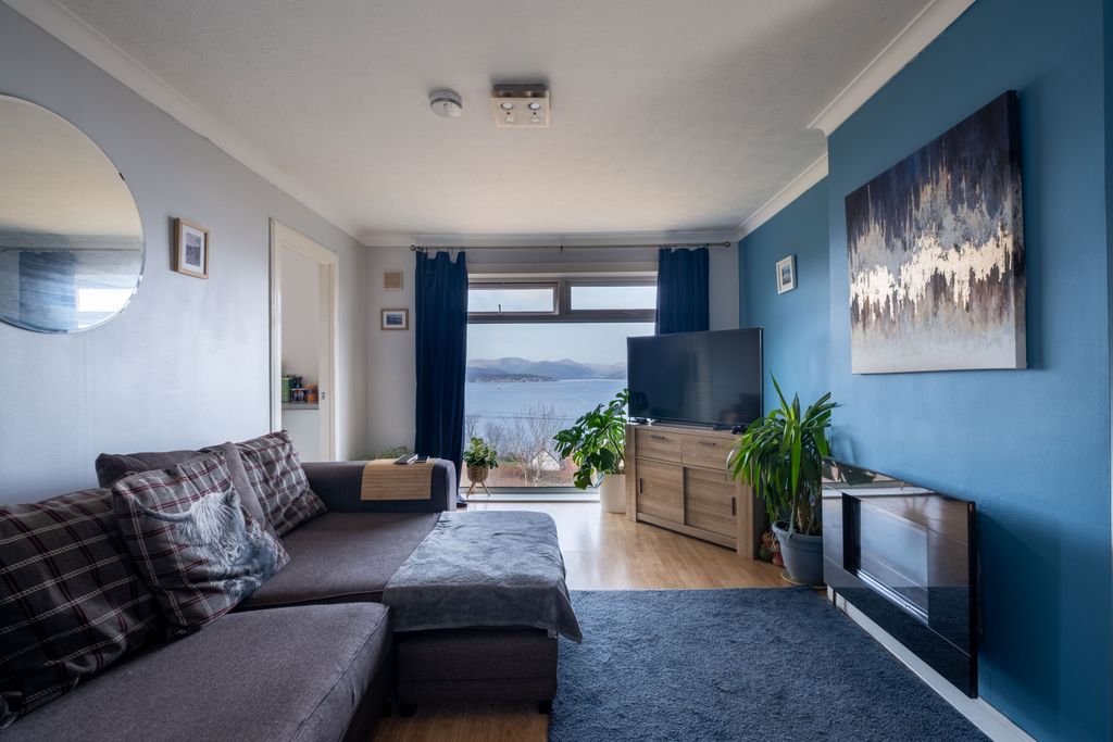 2 bed flat for saleDunrobin Drive, Gourock PA19 photo 3