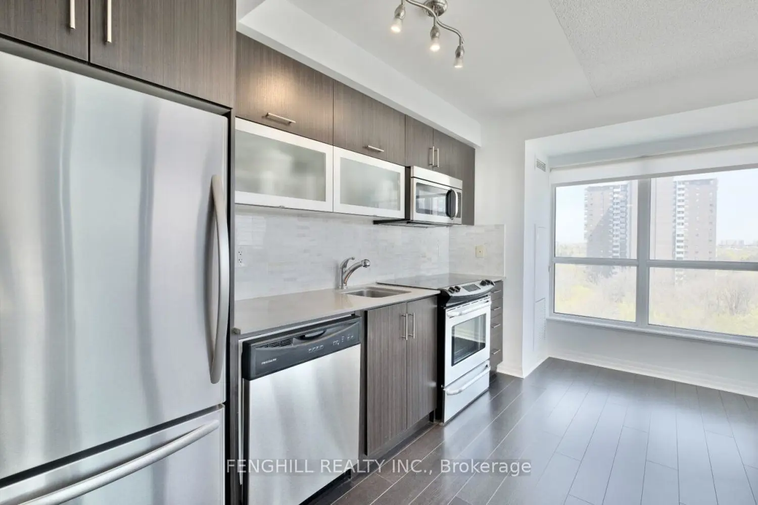 Additional image 4 of 2015 Sheppard Avenue 909