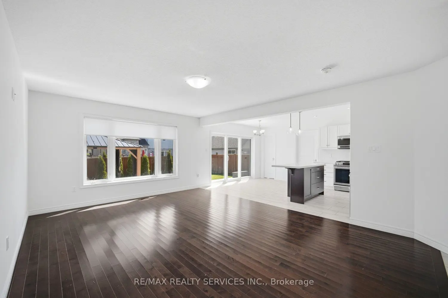 9 Monty Avenue photo 4