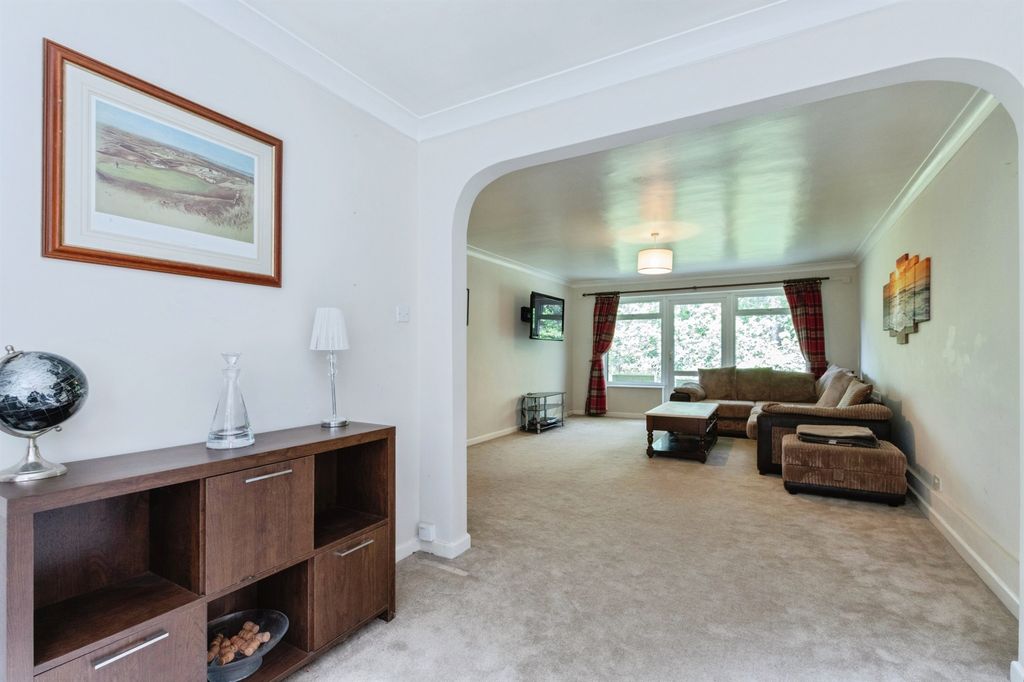 Additional image 2 of 3 bed flat for saleAldridge Road, Ferndown BH22
