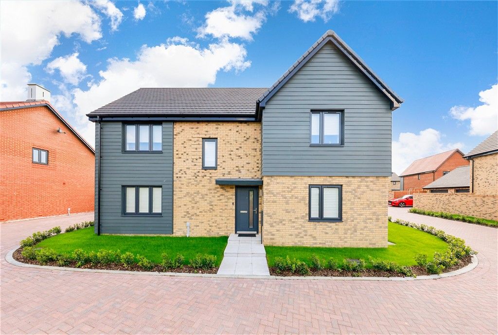 5 bed detached house for saleHam Road, Faversham Lakes, Faversham, Kent ME13