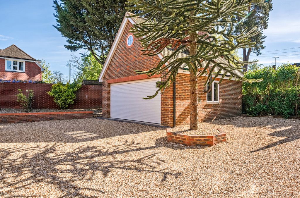 Additional image 21 of 4 bed detached house for saleReading Road South, Fleet, Hampshire GU52