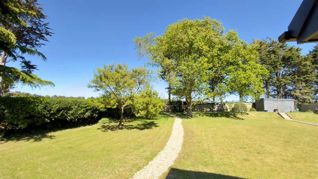 Additional image 21 of 5 bed chalet for saleFreshwater Bay, Isle Of Wight PO40