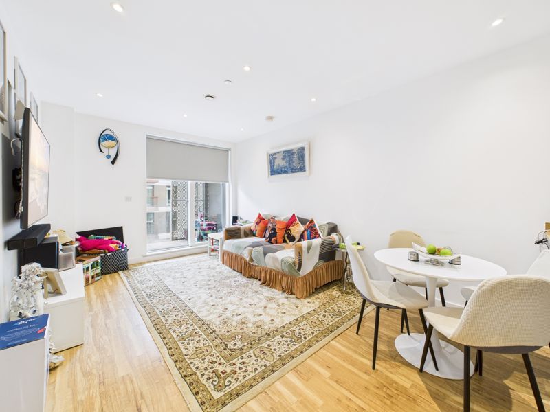 Additional image 6 of 2 bed flat for saleGillingham Gate Road, Chatham ME4