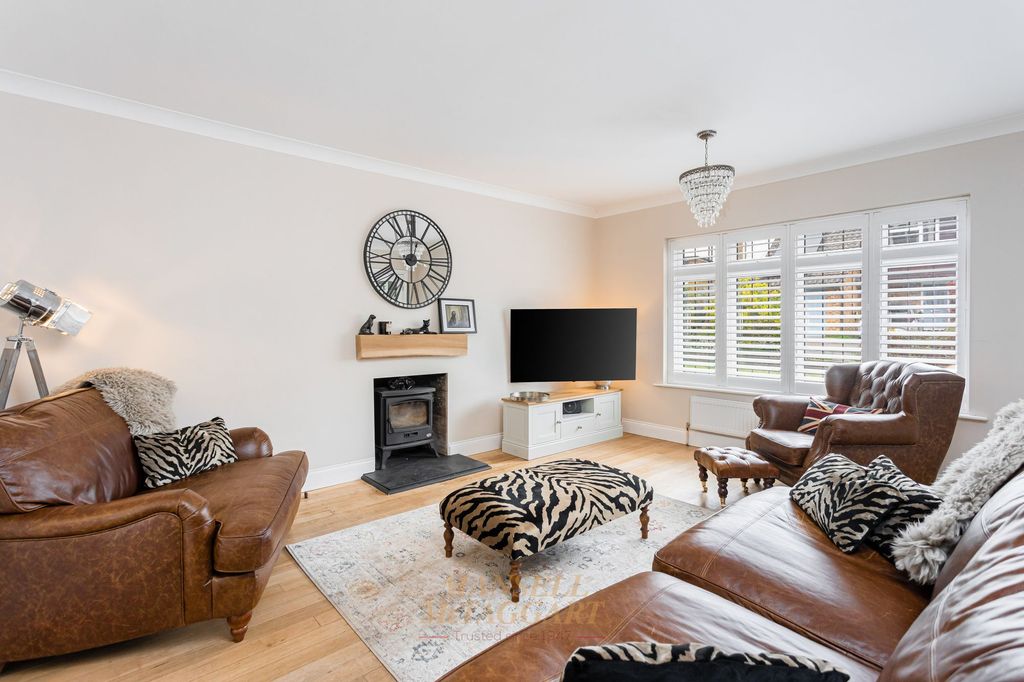 4 bed detached house for saleRiverside, Forest Row RH18 photo 4