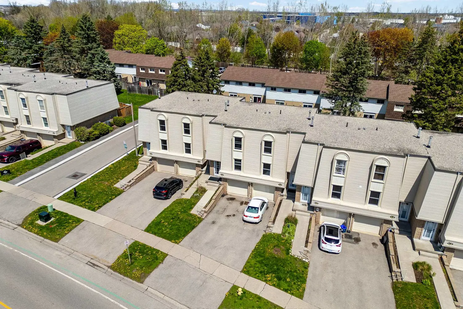 662 Grey Street C photo 3