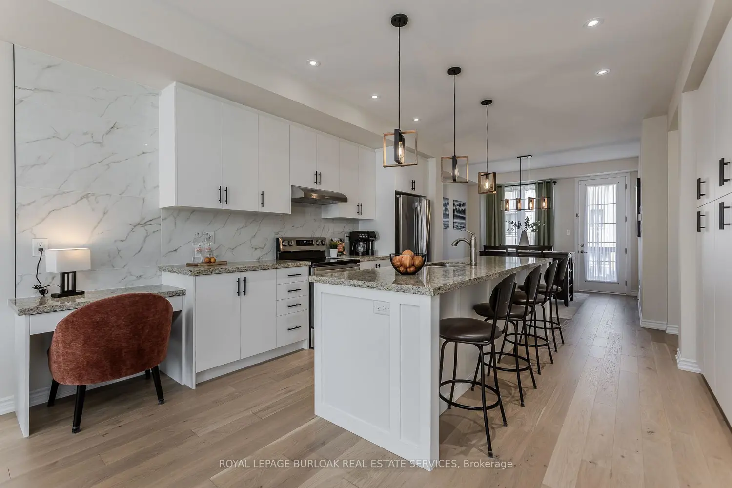 1401 Almonte Drive photo 3