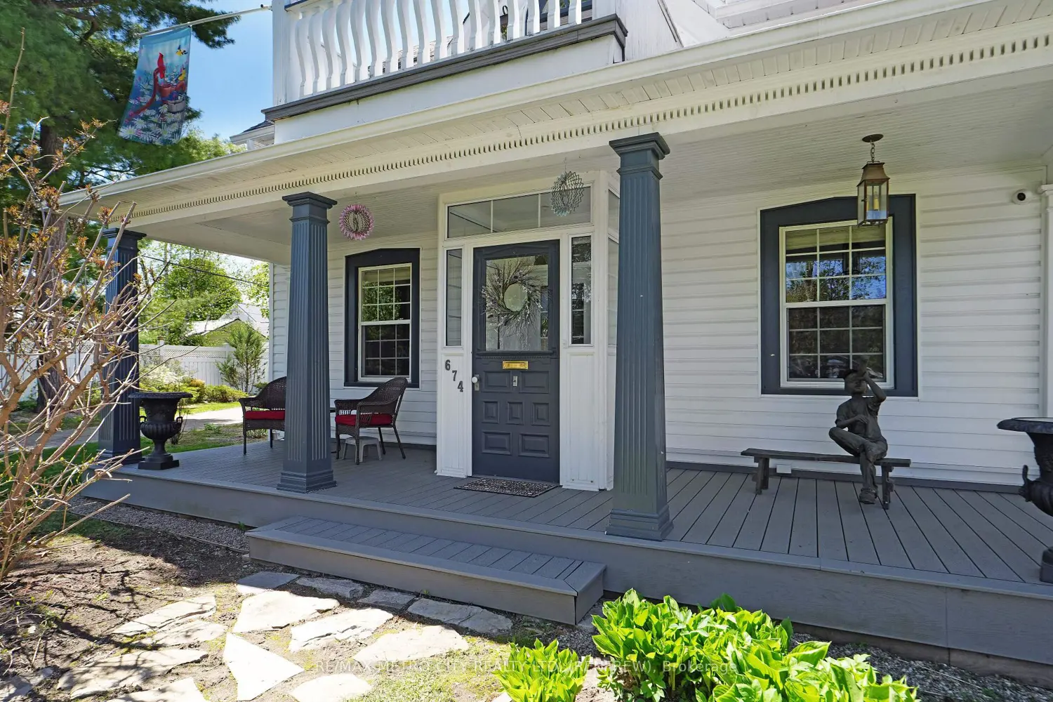 674 Raglan Street photo 3