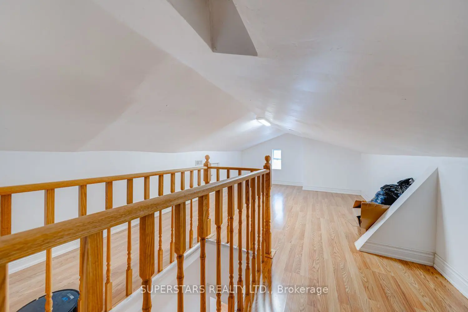 Additional image 11 of 1587 Dufferin Street