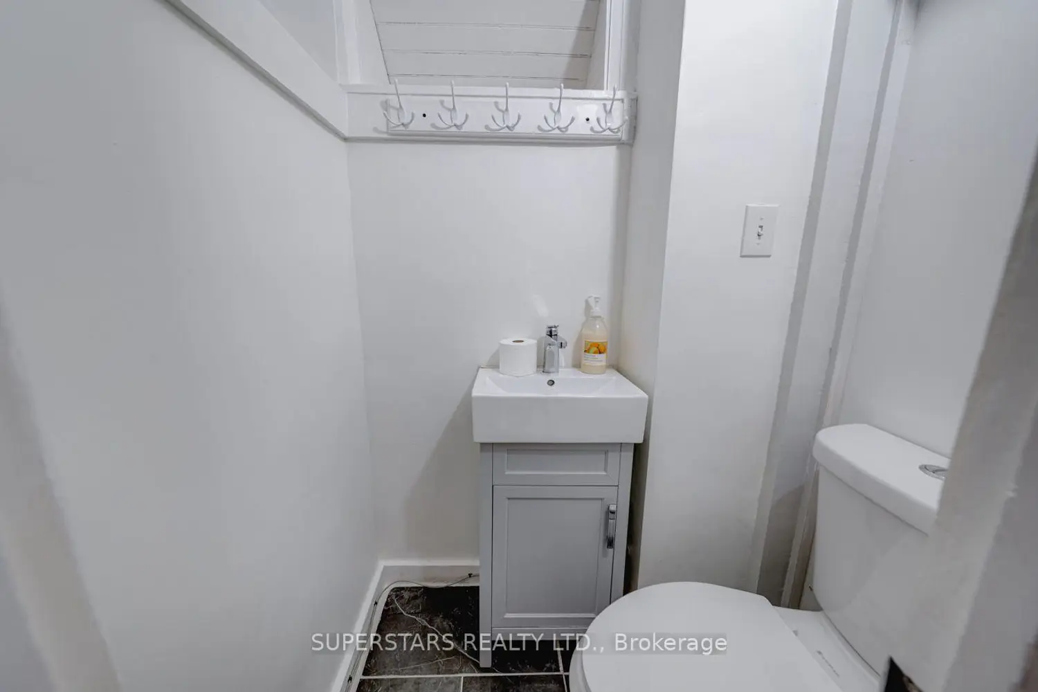 Additional image 7 of 1587 Dufferin Street
