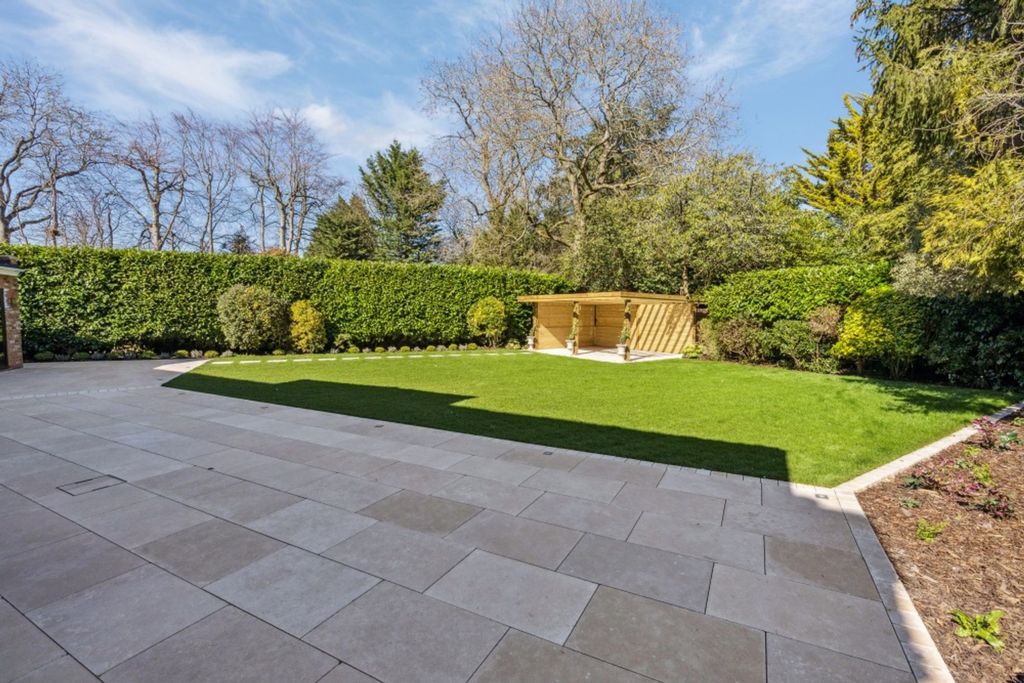 Additional image 23 of 6 bed detached house for saleHedgerley Lane, Gerrards Cross SL9