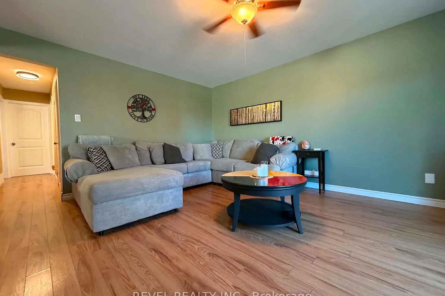 Additional image 3 of 894 Suzanne Street