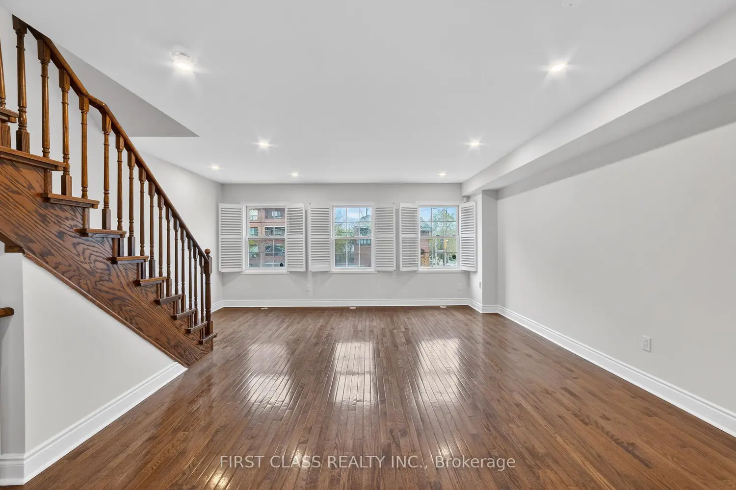 Additional image 7 of 3076 Lake Shore Boulevard Th10