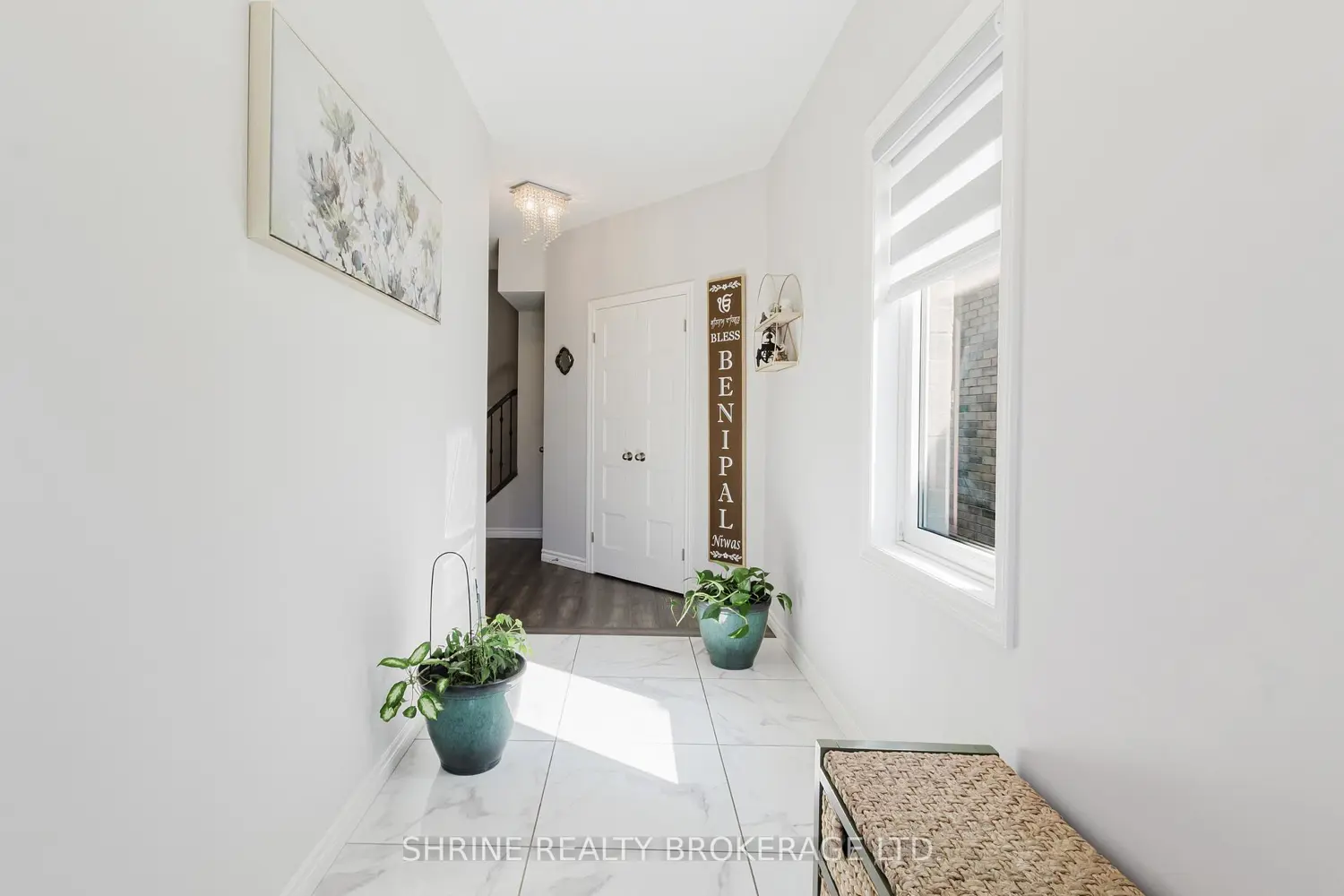 4369 Lismer Lane photo 2