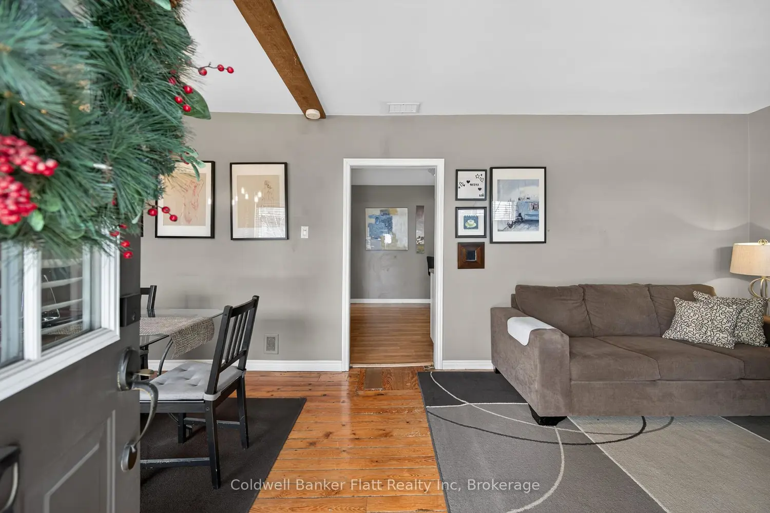 21 Rose Avenue photo 4