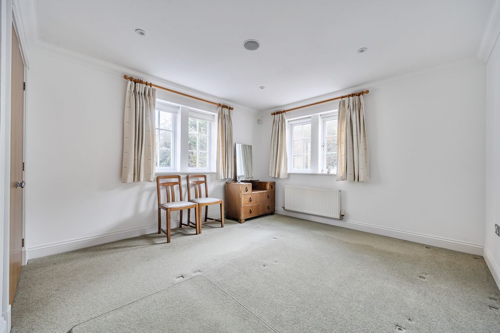 Additional image 13 of 2 bed flat for salePackhorse Road, Gerrards Cross, Buckinghamshire SL9