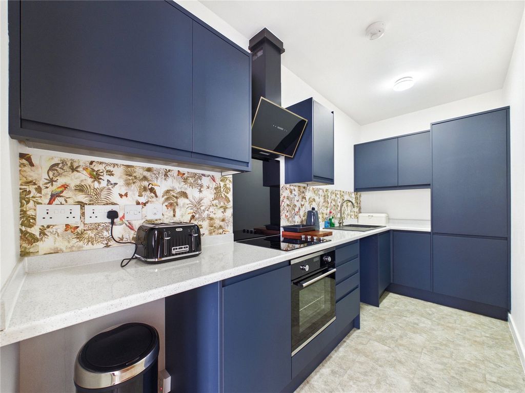 Additional image 4 of 2 bed flat for saleHigh Road West, Felixstowe, Suffolk IP11