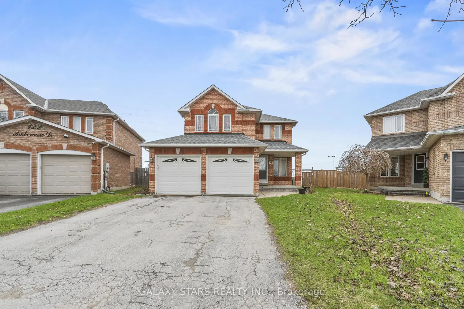 124 Amberview Drive photo 2