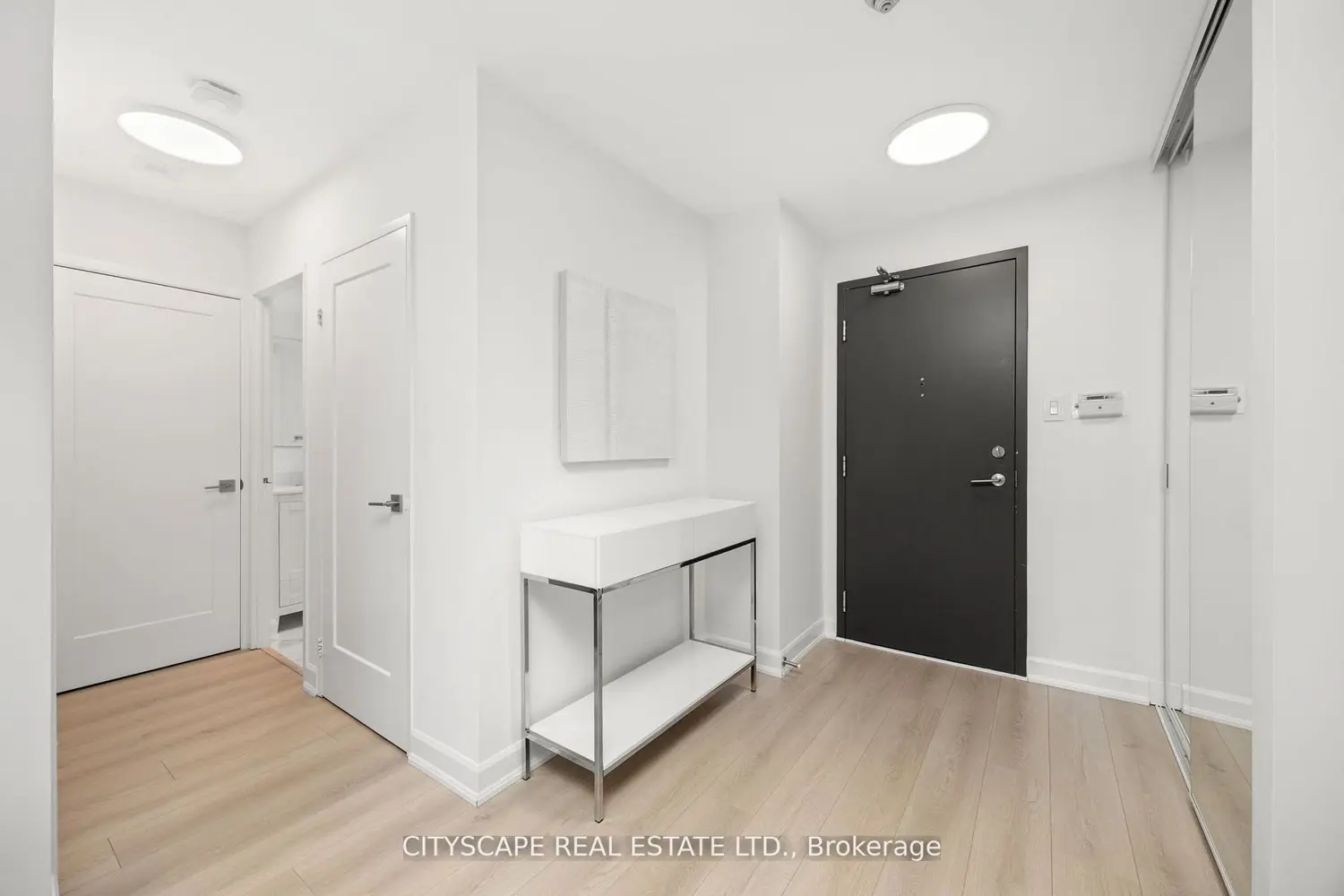 7460 Bathurst Street 209 photo 2