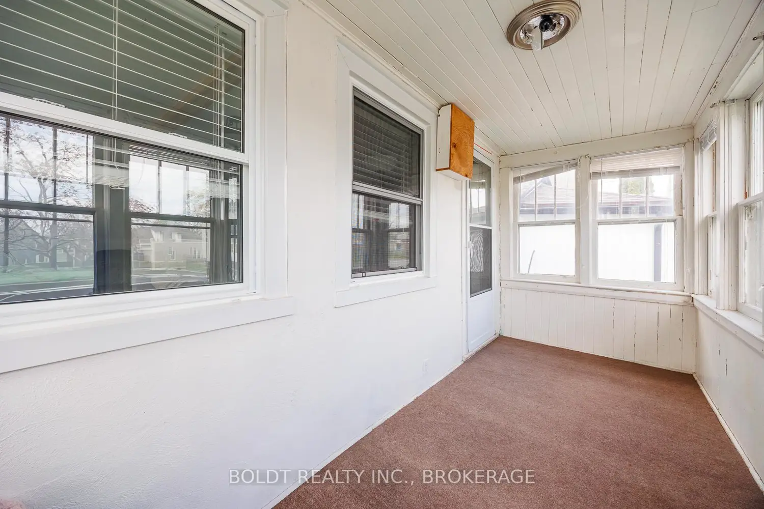 142 Clara Street photo 4