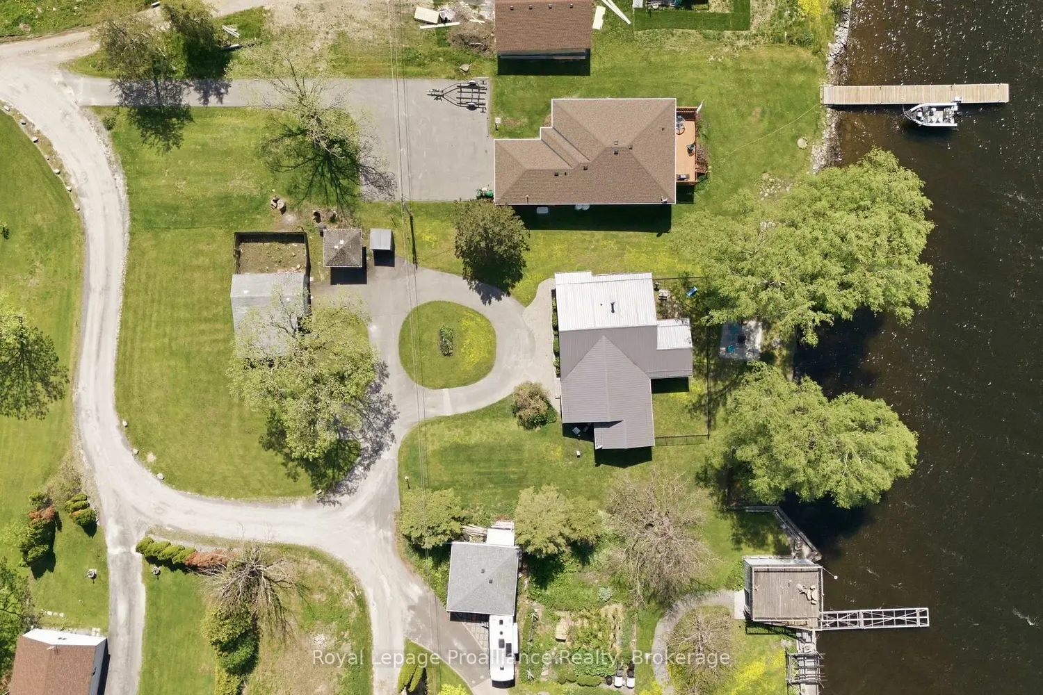 33 Peats Point Lane photo 2