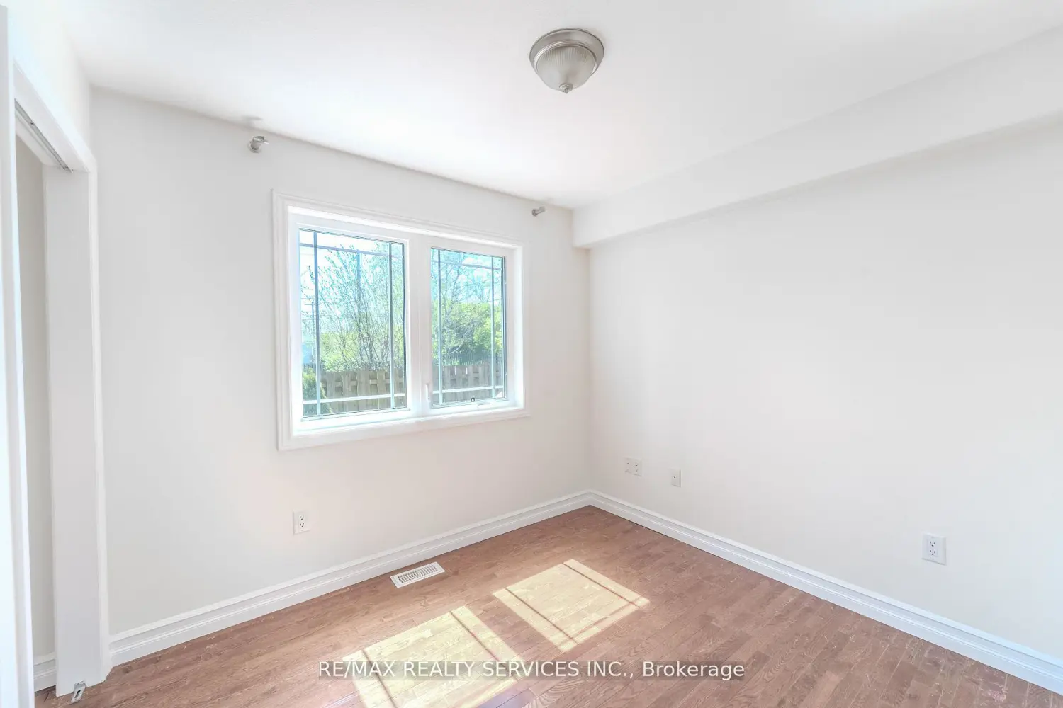 Additional image 5 of 8006 Norton Street