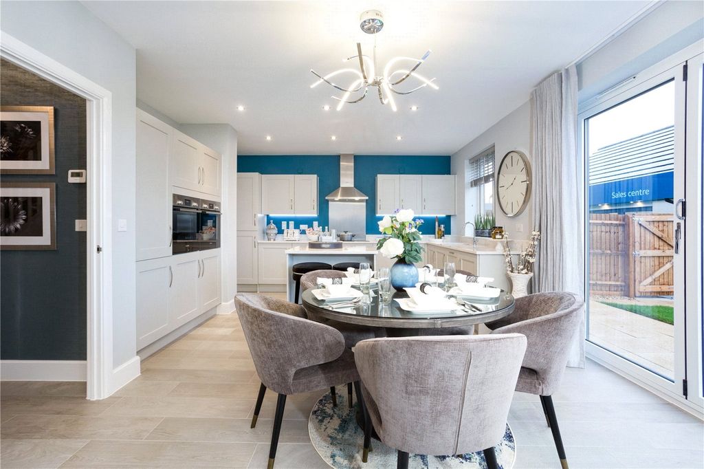 Additional image 15 of 5 bed detached house for saleAlbany Park, Church Crookham, Hampshire GU52