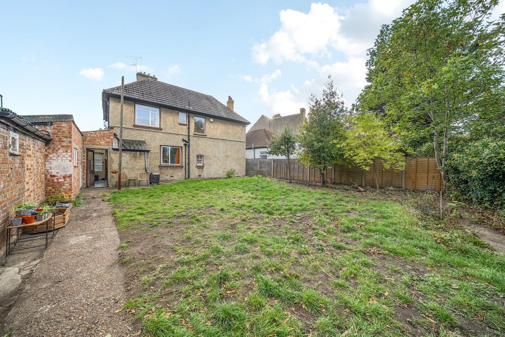 Additional image 10 of 3 bed detached house for saleColyers Lane, Erith DA8