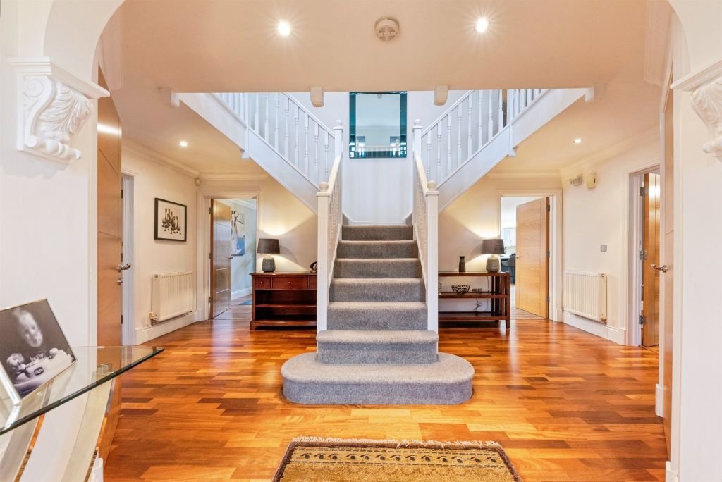 Additional image 2 of 5 bed detached house for saleKings Gardens, Gonerby Hill Foot, Grantham NG31