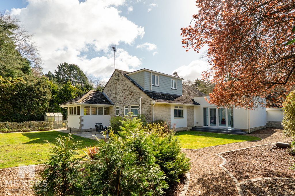 4 bed detached house for saleWimborne Road East, Ferndown, 9 BH22