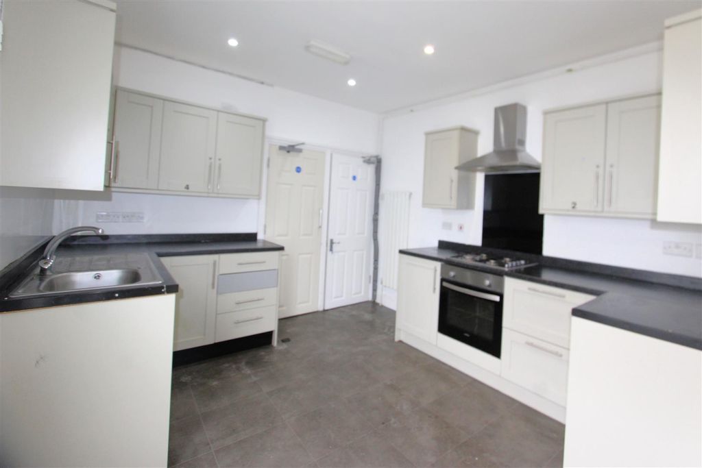 Additional image 8 of 3 bed semi-detached house for saleStuart Road, Gillingham ME7