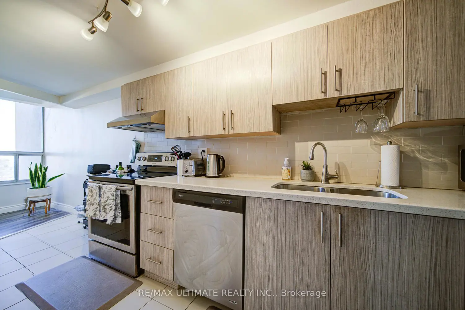 Additional image 10 of 11 Wincott Drive Ph#11