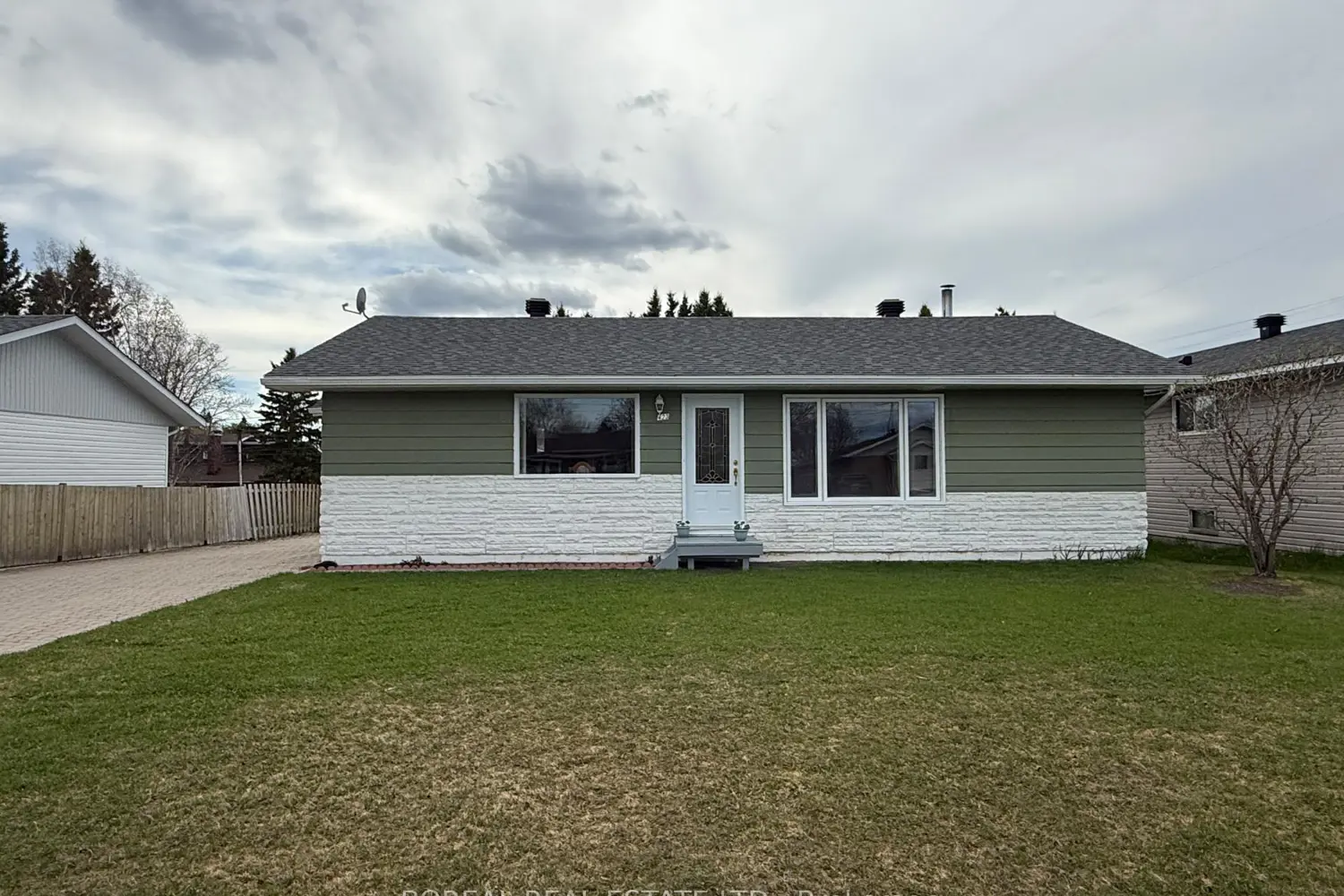 423 Fourteenth Avenue photo 2