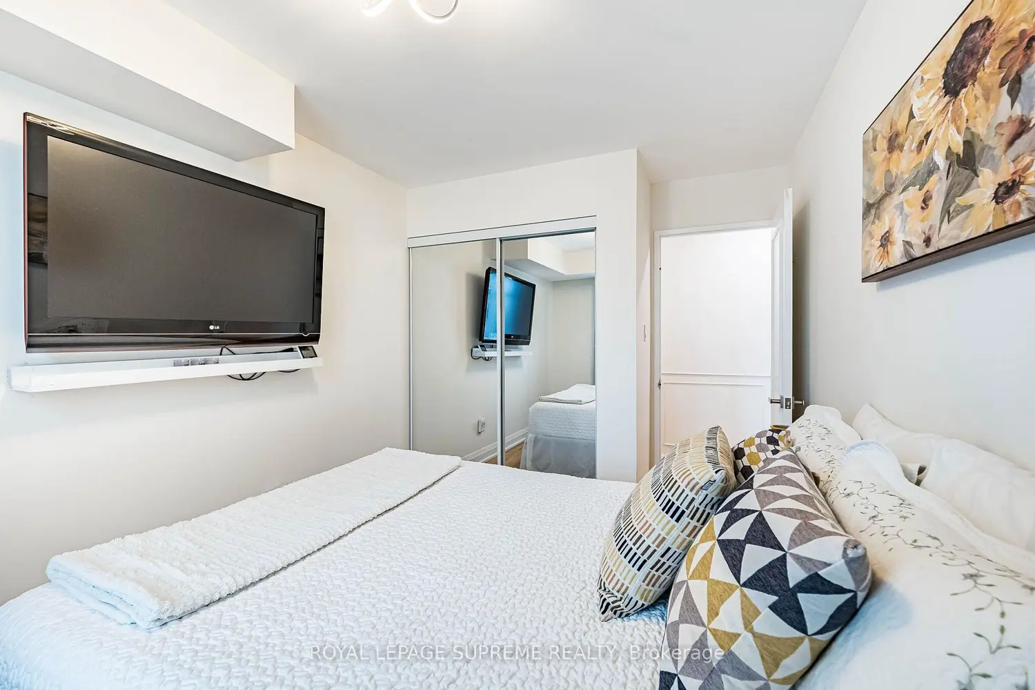 Additional image 11 of 3559 Eglinton Avenue 409