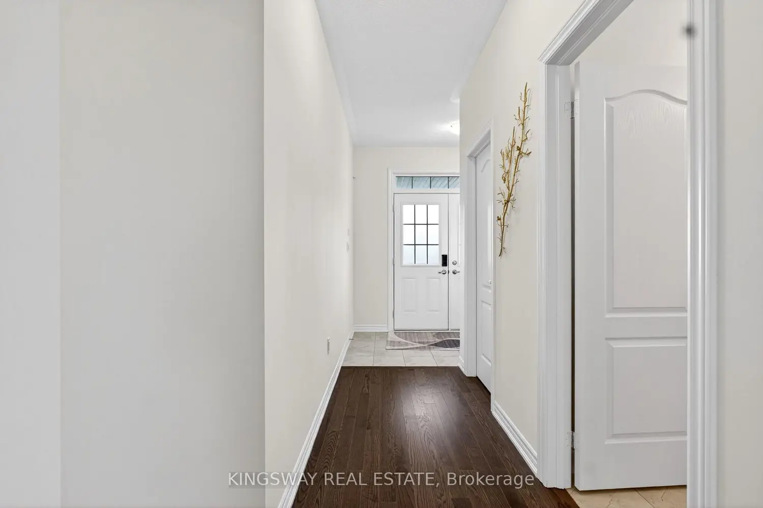 2144 Hallandale Street photo 4