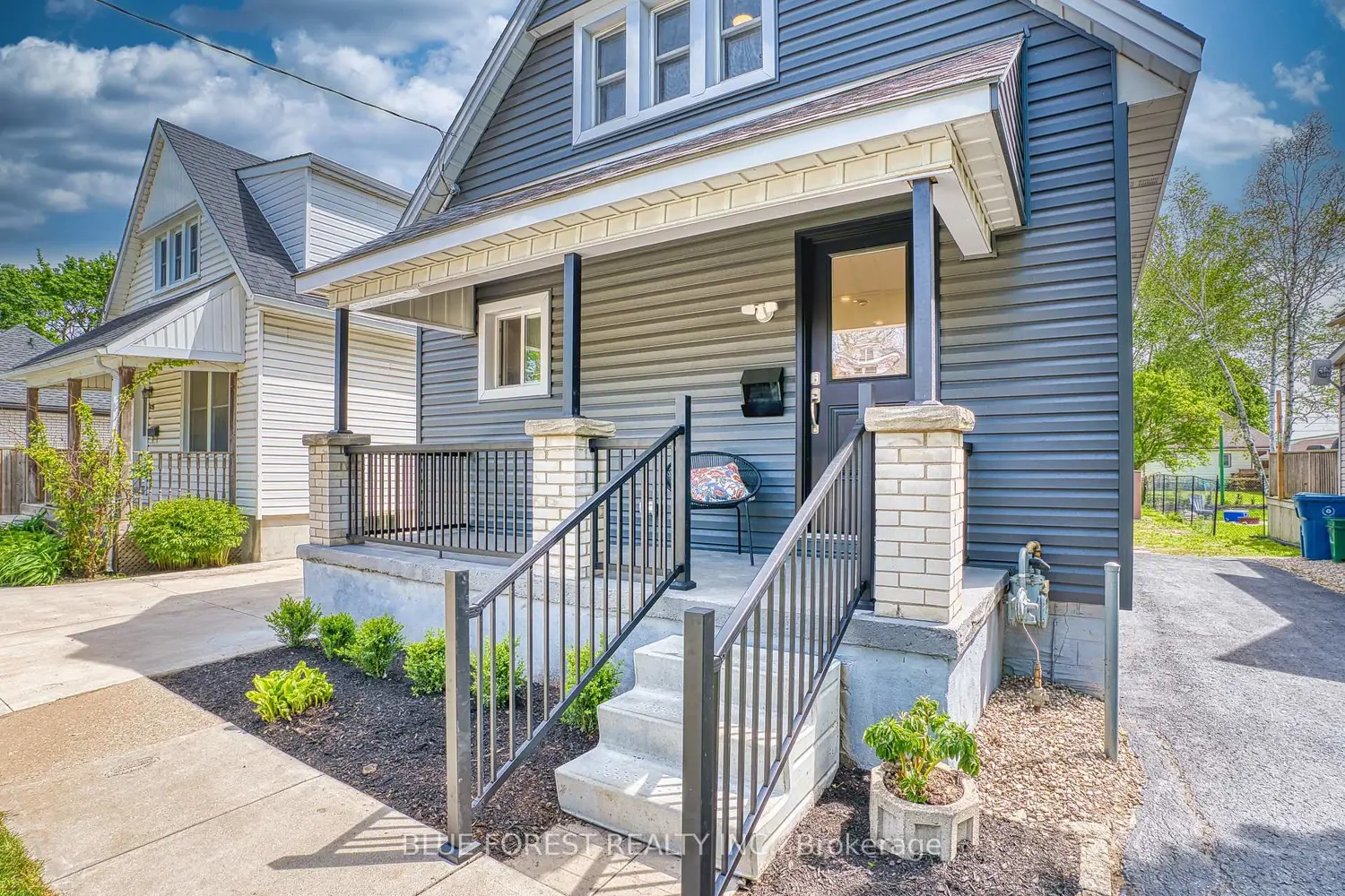 471 Albert Street photo 3