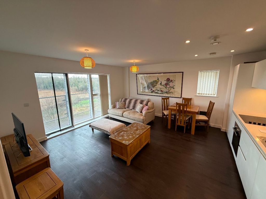 2 bed flat for saleGrove House, Wainwright Avenue, Greenhithe DA9
