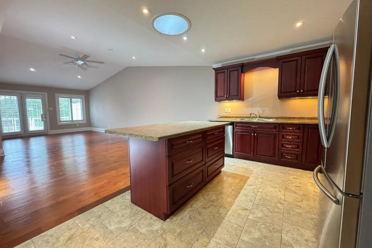 Additional image 3 of 31 Garden Grove Crescent