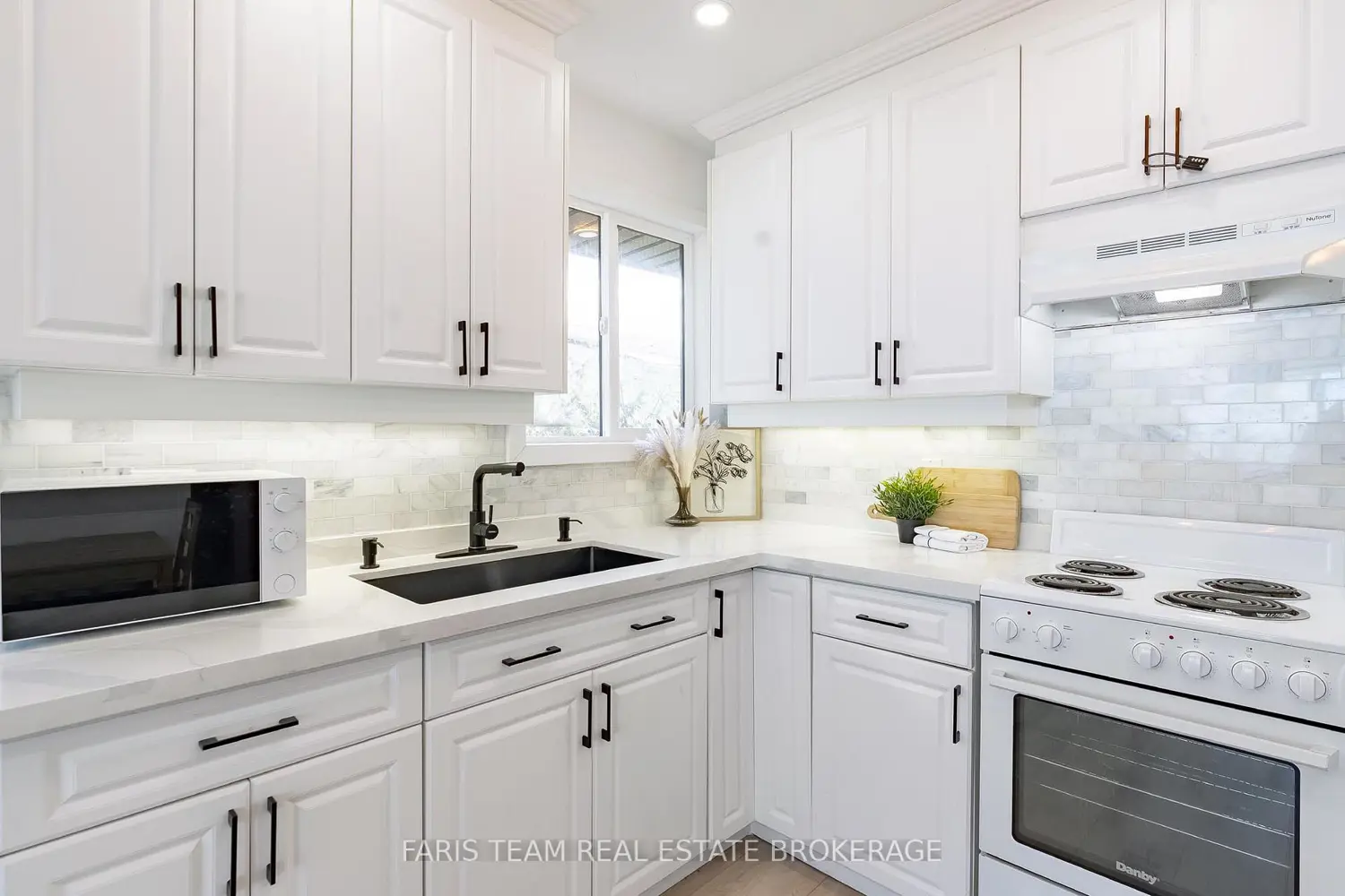 2305 Crystal Beach Road photo 4
