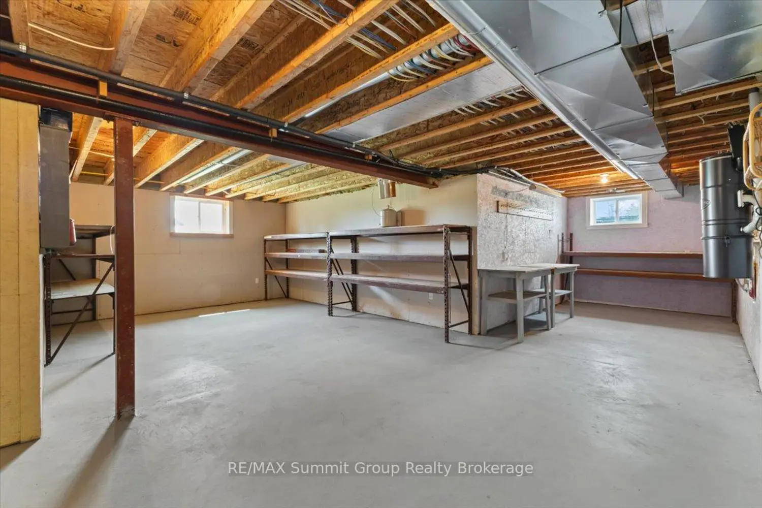 Additional image 11 of 225518 Southgate Road 22