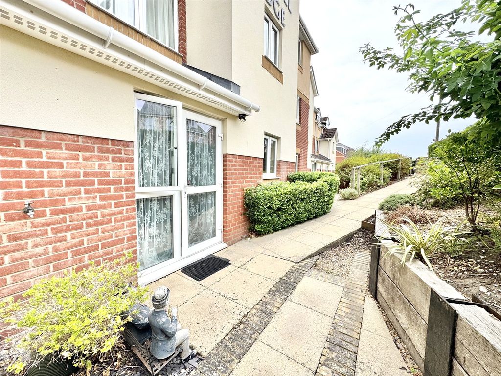 Additional image 11 of 1 bed flat for saleVictoria Road, Farnborough, Hampshire GU14