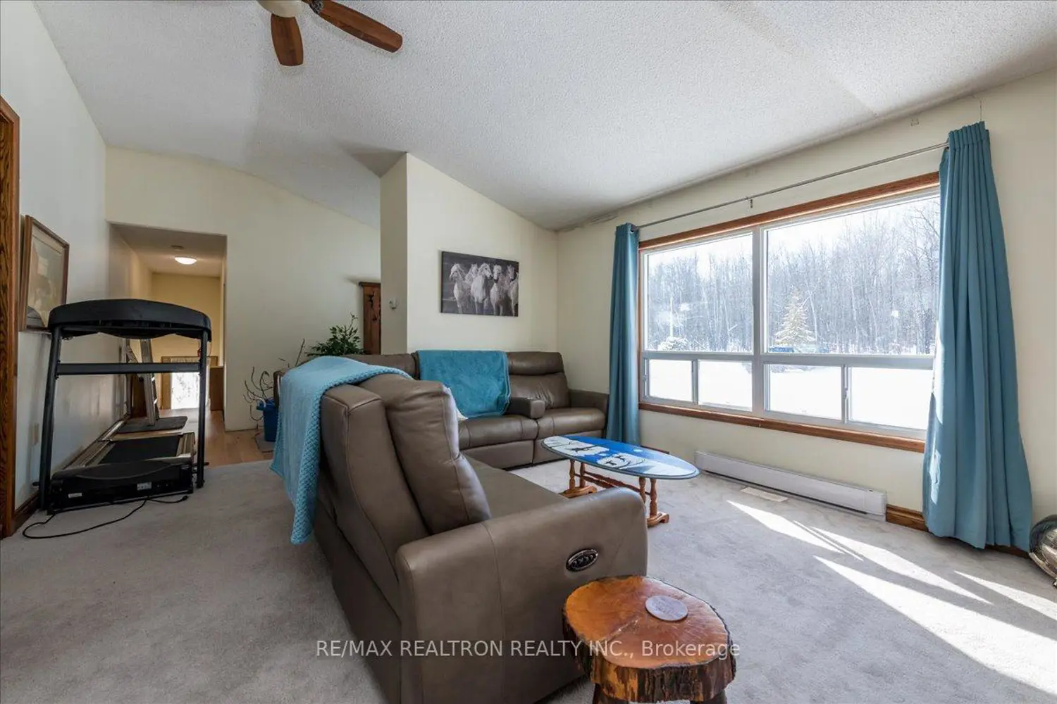 4051 Glen Cedar Drive photo 2